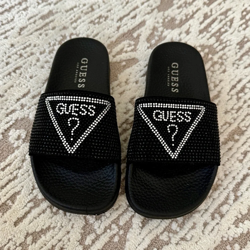 Guess rhinestones pool shoes